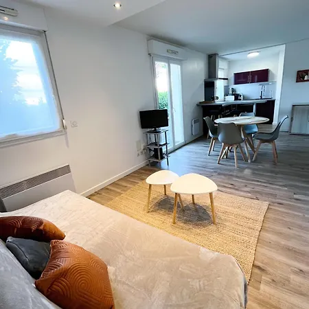Apartment Joli T2 Dans Calme *